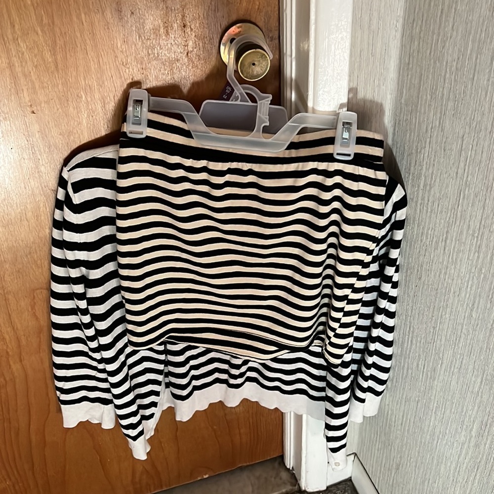 Black and White cardigan/ pencil skirt combo - Picture 2 of 3